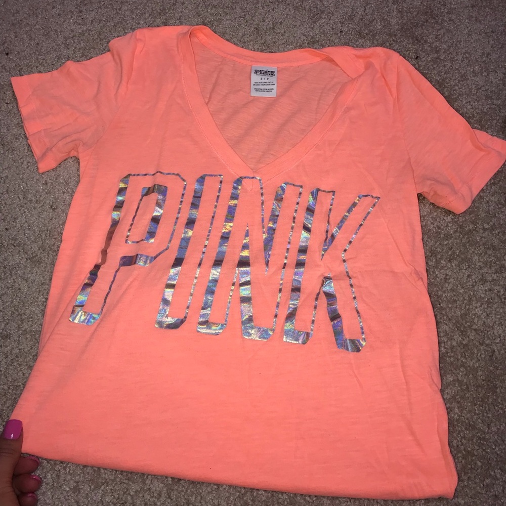 V-neck T